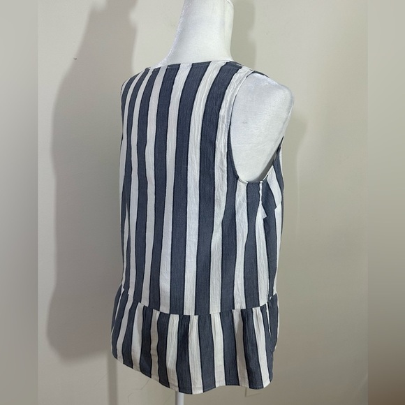 Loft sz med tunic, top stripe deep gray  / white stripe fullness across the edge - Picture 8 of 11